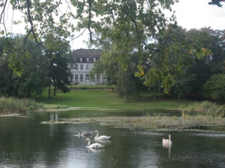 Haus Gross Fredenwalde, bij begrafenis Elfi